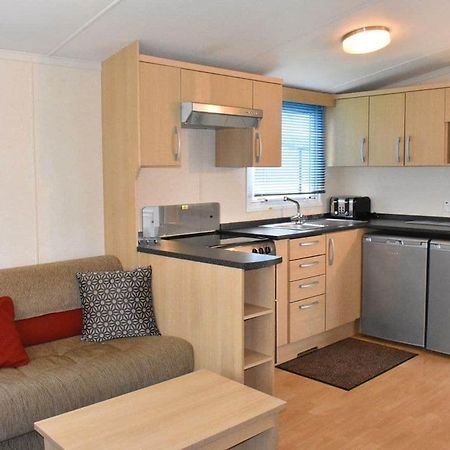 Hoburne Cotswold South Cerney Exterior foto